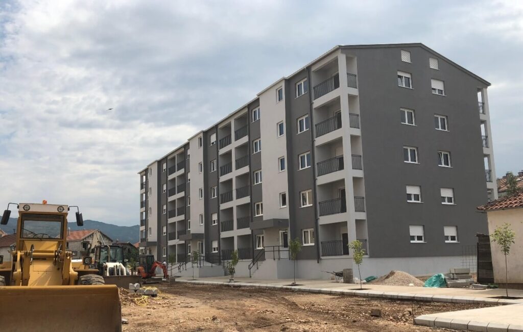 Nikšić, zgrada, stanovi, stambena zgrada Nikšić
